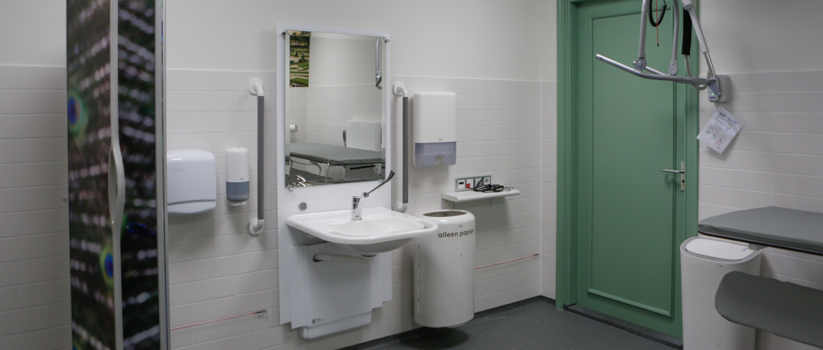 Changing places toilet in paleis het loo