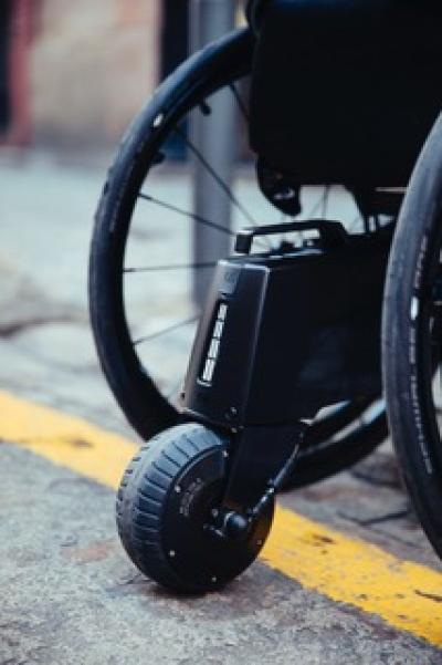 Elektrische rolstoelaandrijving Alber SMOOV One via Invacare