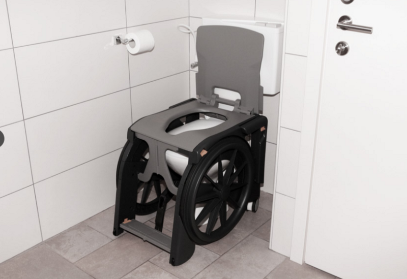 Opvouwbaar en verrijdbare douche- en toiletstoel WheelAble van Seatara