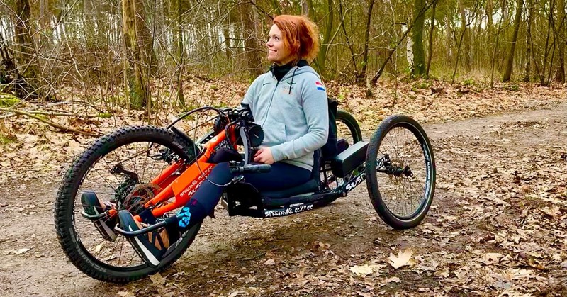 Uniek Sporten handbike in natuur